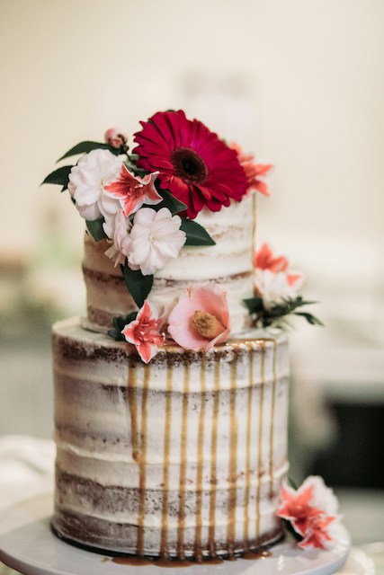 10 Hot Wedding Cake Trends 2024